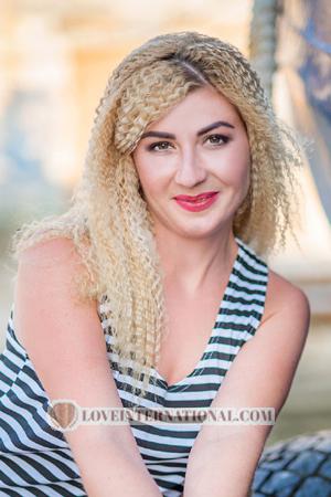 183587 - Olesya Age: 38 - Ukraine