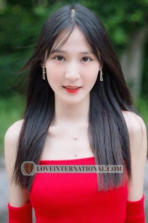 197579 - Xiaowen Age: 24 - China