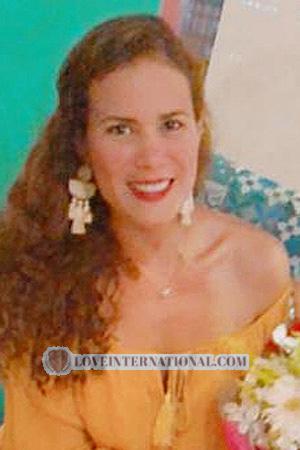 202272 - Stephanie Age: 35 - Costa Rica