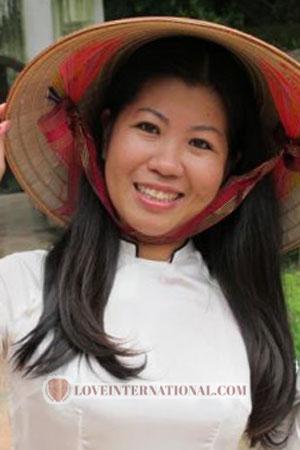 203712 - Thi Lan Phuong Age: 45 - Vietnam