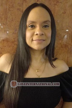 213758 - Paola Alexandra Age: 45 - Colombia